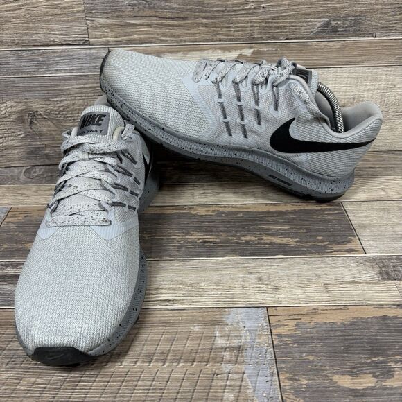 Nike Run Swift Fitsole Running Shoes Mens Size 11 BV1159-001 Athletic Sneakers - Picture 1 of 8